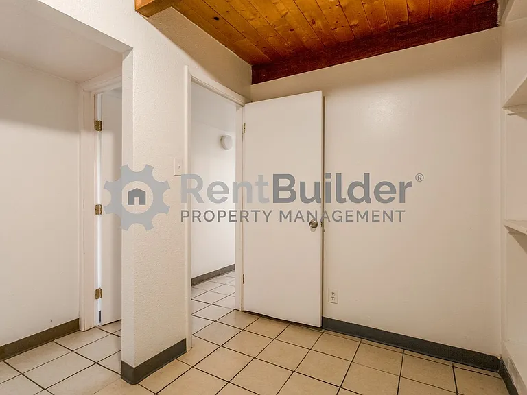 1605 Coal Ave SE — Photo 15