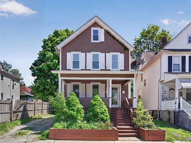 90 Montgomery St #UPPER — Photo 4