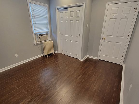 5th image of 13 Hill St APT 1