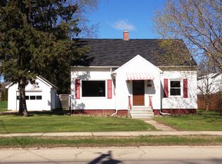 223 N McKenzie Ave, Gillett, WI 54124
