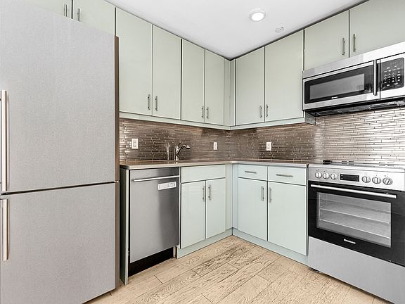 3rd image of 531 W 159th St APT 7D