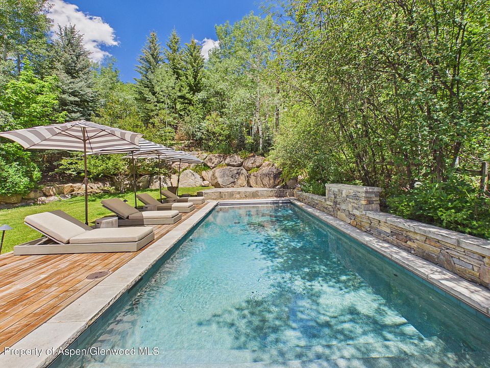 1st image of 153 W Lupine Dr