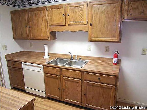 4th image of 502 Donard Park Ave
