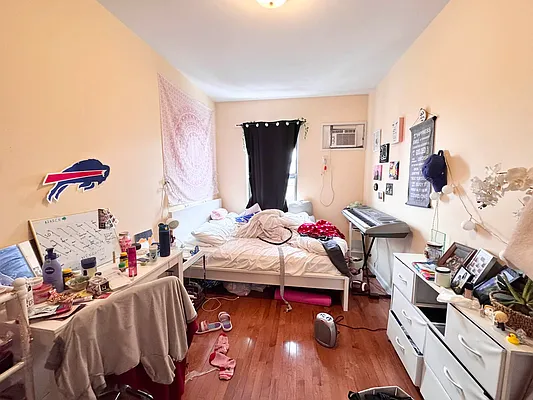 Rented by Amorelli Realty | media 4