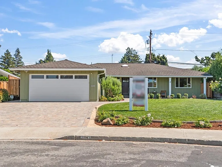 2802 Sycamore Way — Photo 1