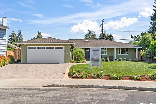 2802 Sycamore Way Photo 1
