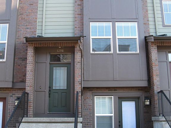 2nd image of 1306 Brooklyn Walk NE