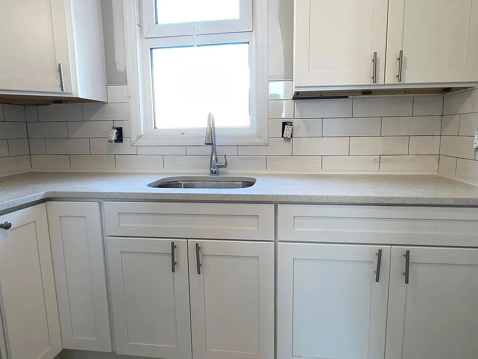 2nd image of 39 1st St #2