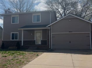 2042 N Parkridge Ct, Wichita, KS 67212