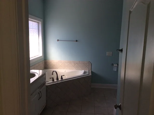 1002 Silver Lake Ct — Photo 6