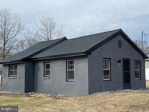 2nd image of 7 Federal St