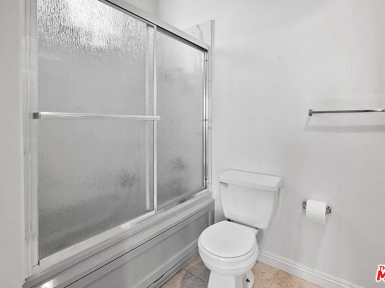 1200 S Corning St #201 — Photo 24