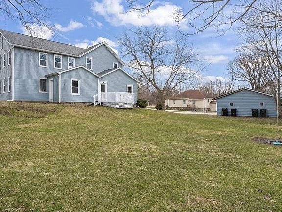 5th image of 34318 Bassett Rd #2