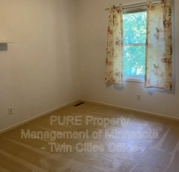 8636 Pheasant Run Rd — Photo 10