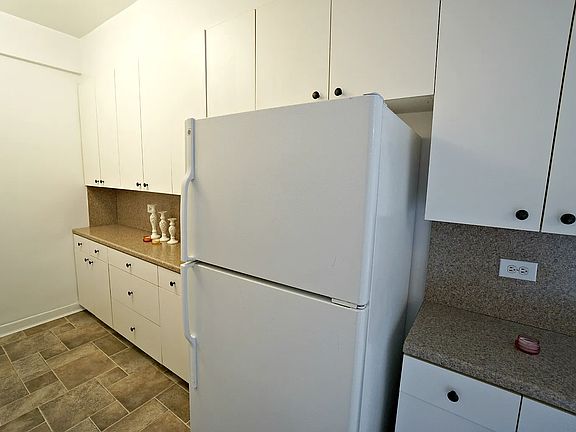 5th image of 73-37 Austin St APT 7D
