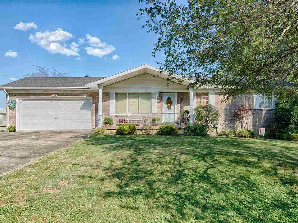 1st image of 2529 Woods Dr