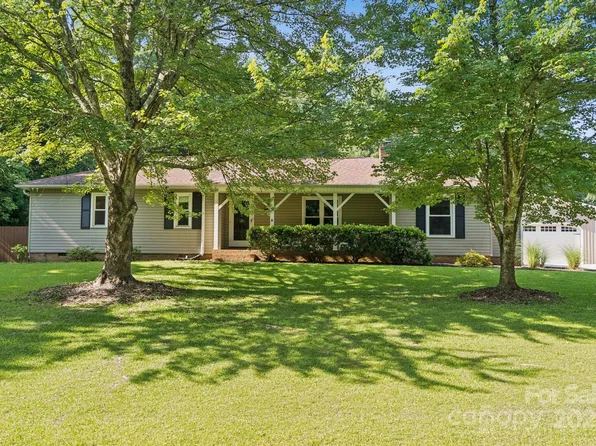 4432 Bob White Ct, Charlotte, NC 28213