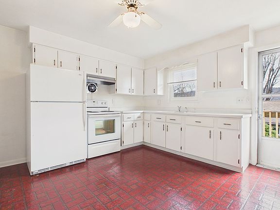 4th image of 904 Mount Pleasant Rd