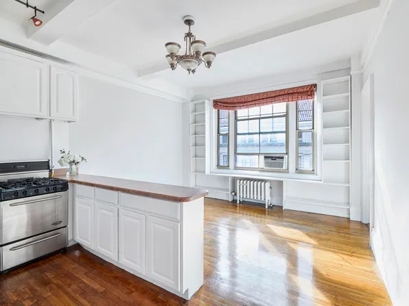 170 West 74th Street image 1 of 10
