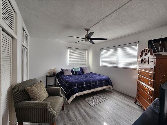 5th image of 17090 NE 14th Avenue #211