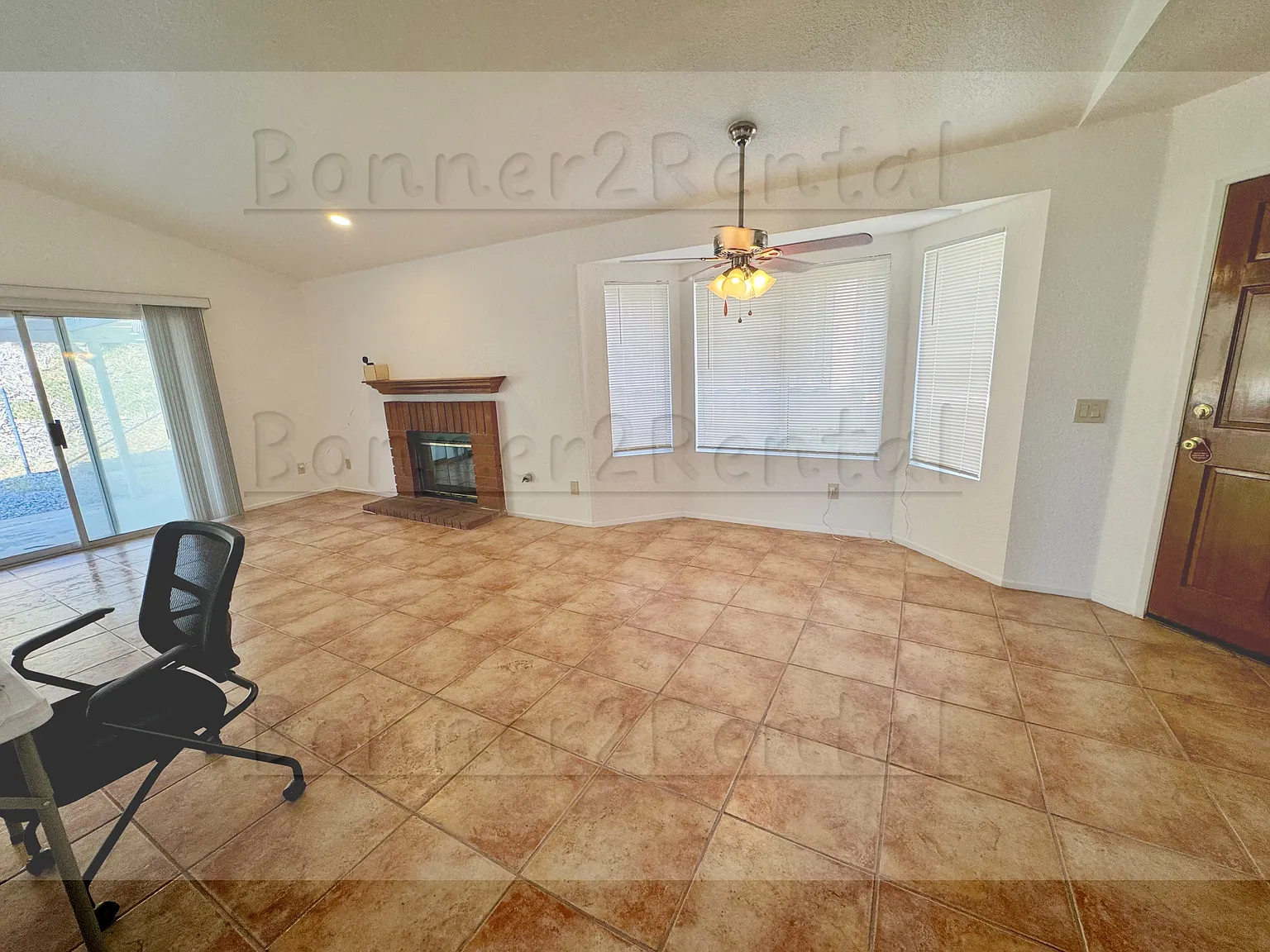 1854 Loreto Glen — Photo 2