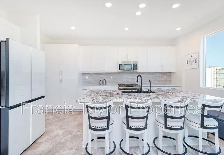 27778 Heritage Ln — Photo 6