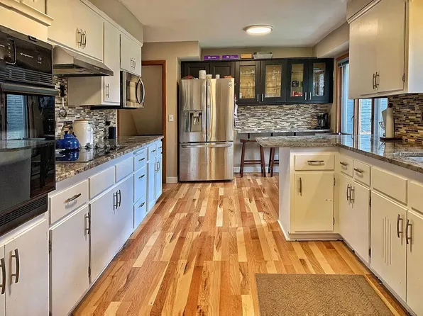 6233 Parnell Ave, Edina, MN 55424