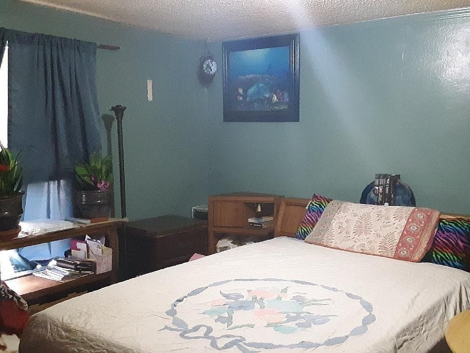 2nd image of 276 Logan St