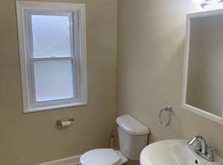 22690 Rougemont Dr, Southfield, MI 48033