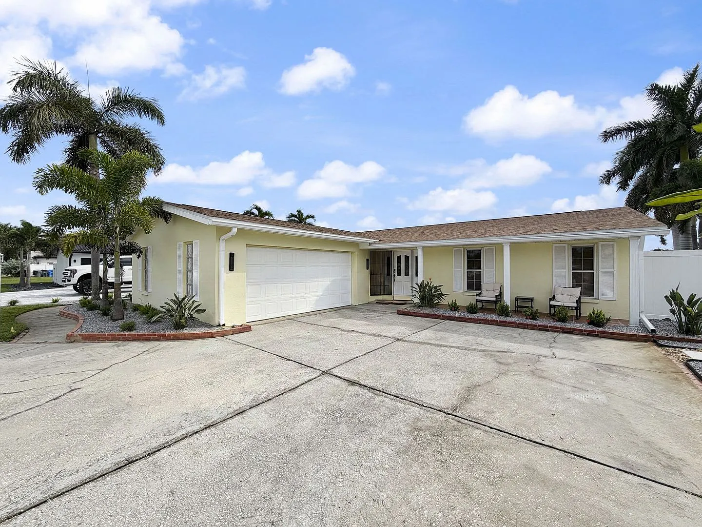 Furnished Waterfront Retreat with Gulf Access in Treasure Island! 3bed|2bath — Photo 1