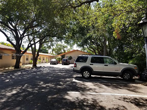 2nd image of 2308 Monroe St APT 1