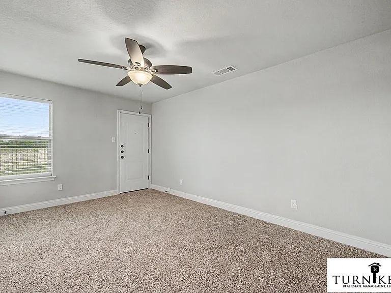 158-160 Crossbow Ct — Photo 10