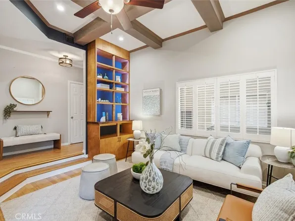 18730 Hatteras St, Tarzana, CA 91356