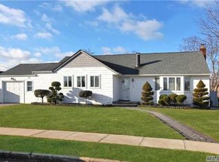 726 Buchanan Rd, East Meadow, NY 11554