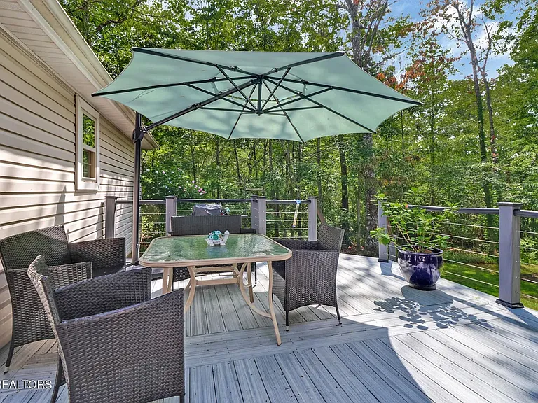 144 Pomeroy Dr — Photo 22