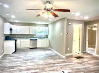 142 Ruth Ln, Bacliff, TX 77518