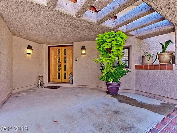 3rd image of 7135 Mission Hills Dr