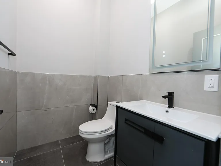 1810 E Venango St #104 — Photo 7