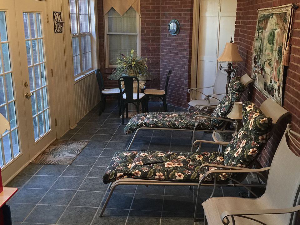 2nd image of 3404 Pope Ave