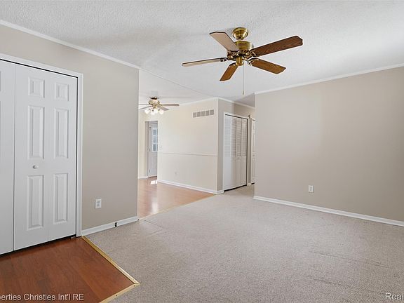 5th image of 8834 Janis St