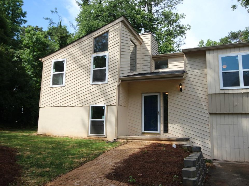 1st image of 2938 Creek Park Dr