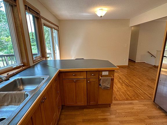 5th image of 27075 Beverly Dr
