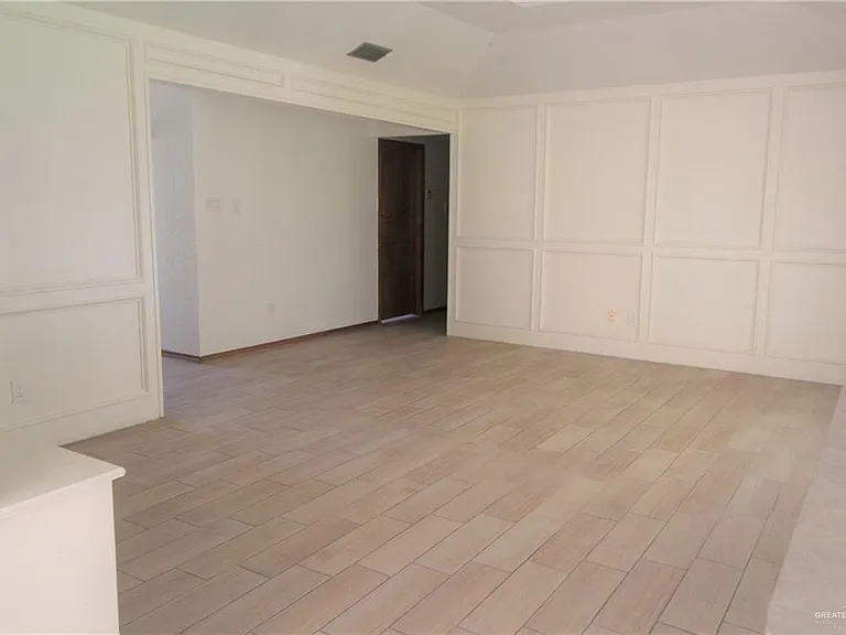 3400 N Cynthia St — Photo 17