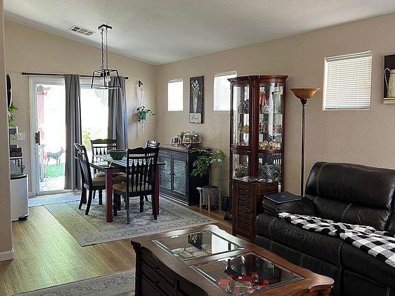 3rd image of 3269 Fossil Springs St