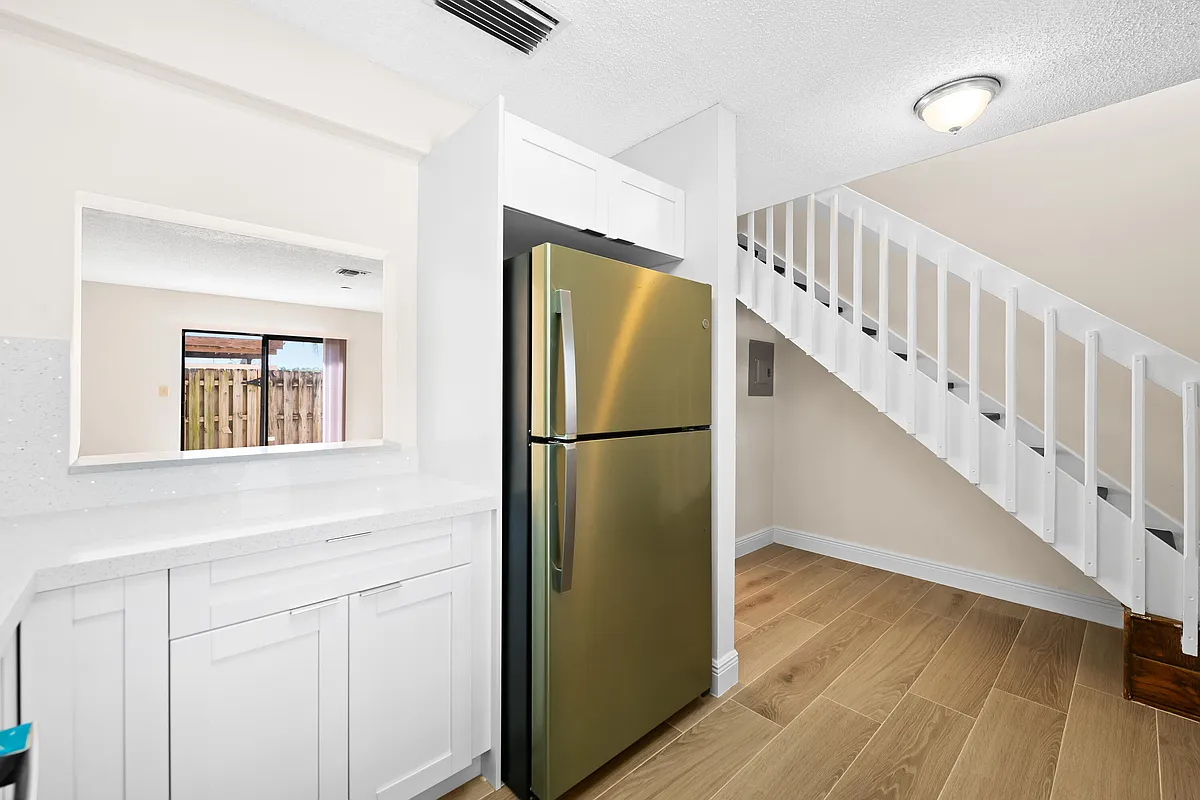 Building Photo - 3281 E Golf Blvd #12