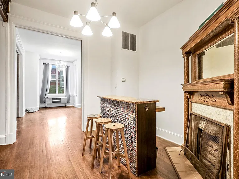 30 R St NE — Photo 8