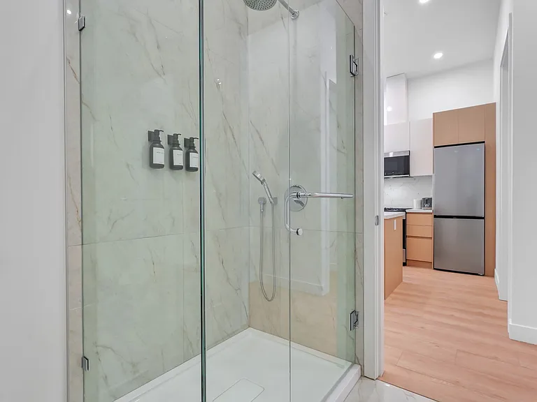 955B Nicola St — Photo 12