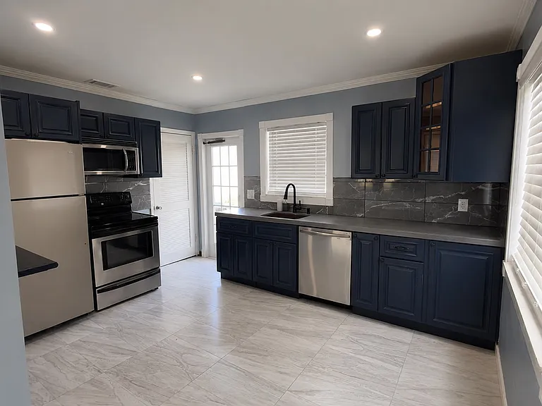 1310 W 24th St — Photo 14