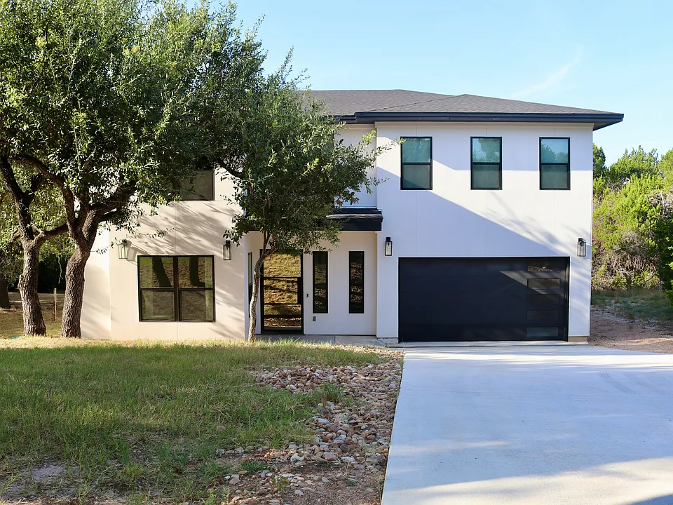 17207 Oak Cliff Cir