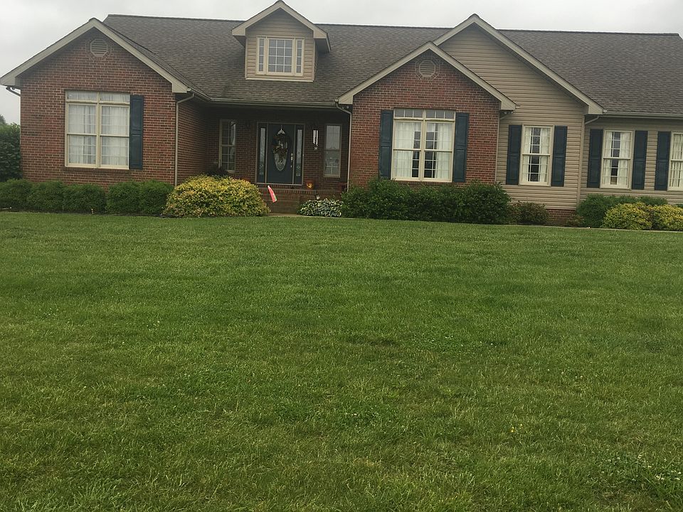 1st image of 750 Crawford Ln